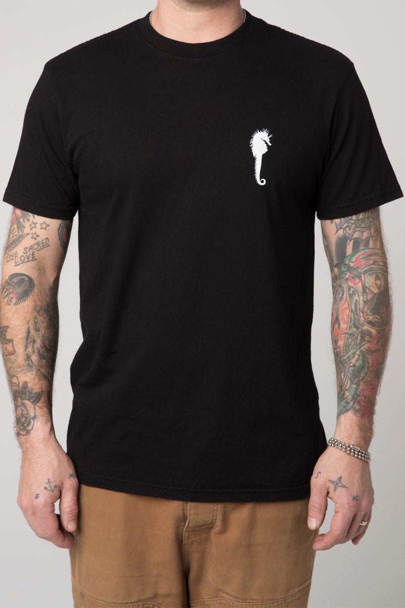 ola canvas caballo del mar tee black front fit